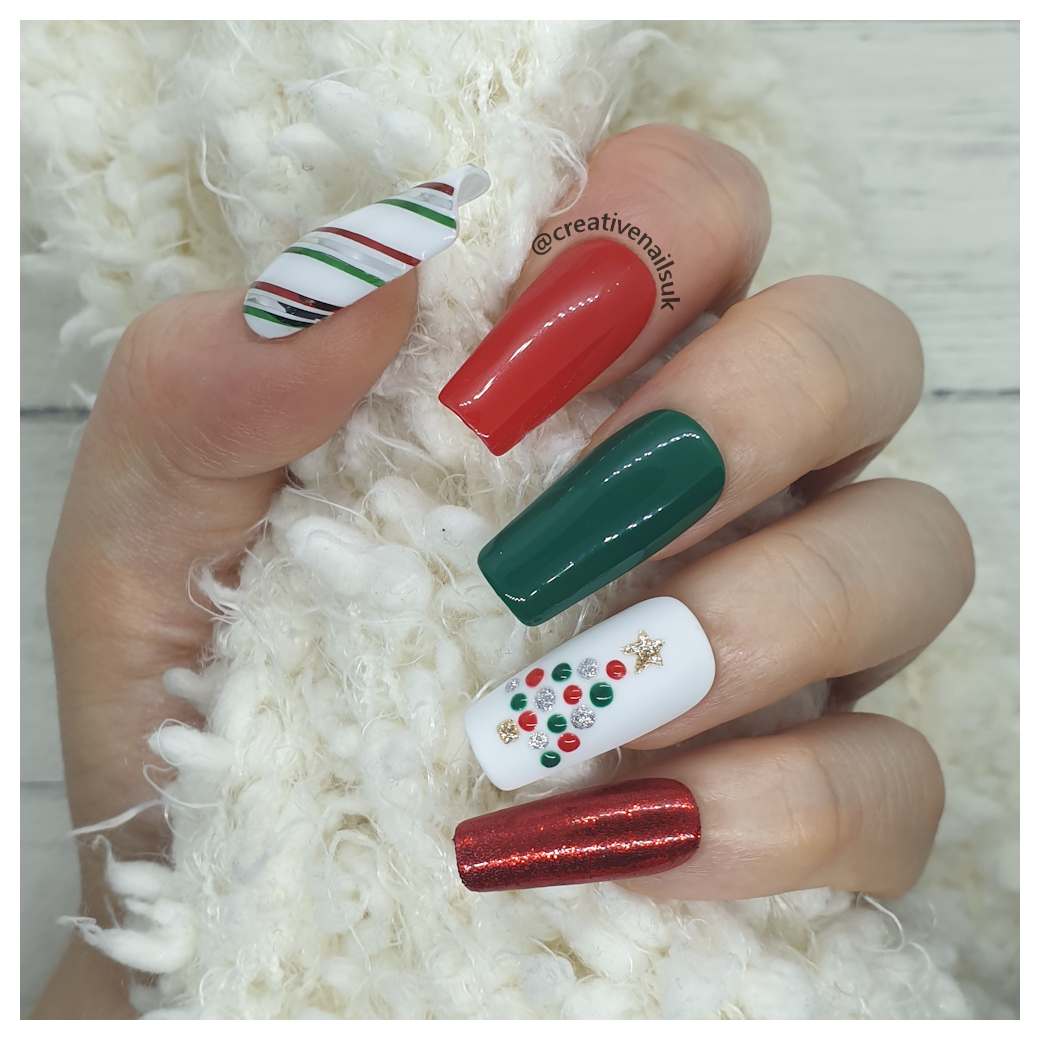🎄 CHRISTMAS PRESS ON FALSE NAILS 🎄

Lots of new Christmas themed designs have recently been added to our shop, including this festive one! 

✨ Make sure you order them soon before it's too late! ✨ 

Go check out them out 👇
creativenails.uk/shop
etsy.com/uk/shop/Creati…