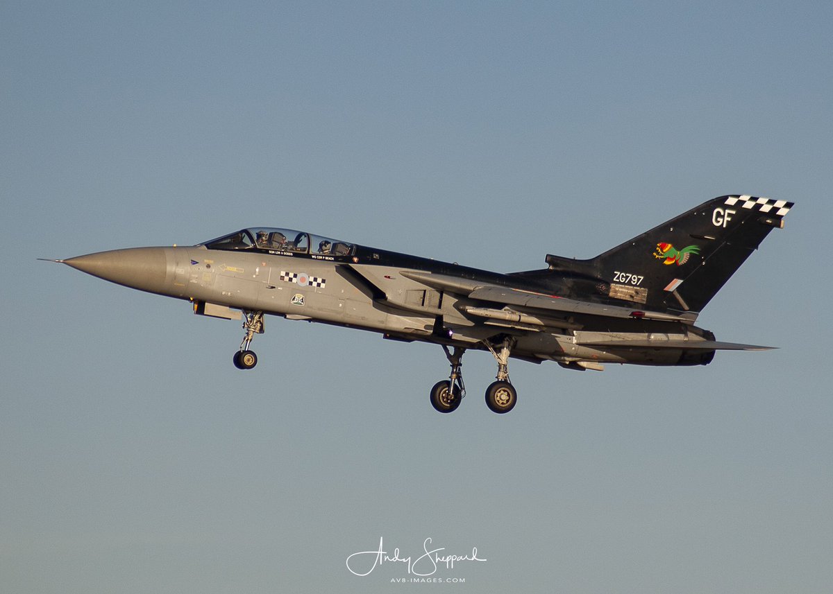 scottishsnapper's tweet photo. When Leuchars had some classy residents!! Gloria Finis! The Bossโ bird - ZG797 โGFโ of 43(F) Squadron returning back to base in some early evening light. #tornadof3 #rafleuchars #royalairforce #fightingcocks #specialtail https://t.co/xVteAFHDeQ