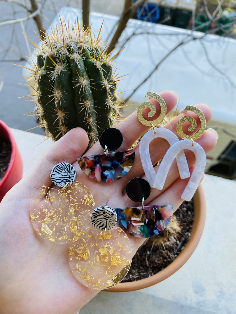 rileswraps's tweet photo. my website payment service was hacked &amp; my site is temporarily closed(☹️) sooo my EARRING UPDATE IS NOW AVAILABLE VIA DMs! $10 each❤️ (+ship) each of the 20 pairs will be posted individually below, &amp; will be deleted when sold. please RT!🧸✨ https://t.co/PxSSsIhQHd