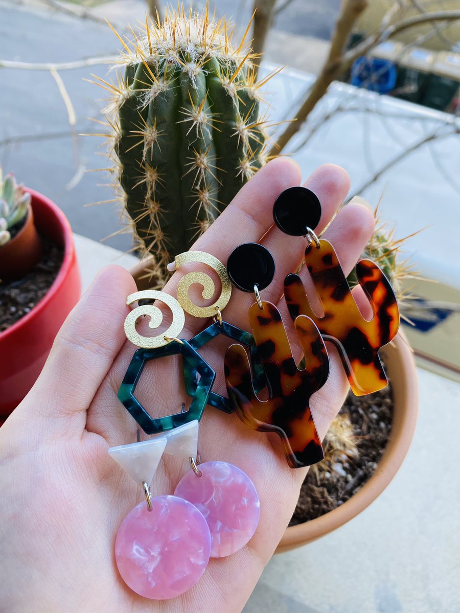 rileswraps's tweet photo. my website payment service was hacked &amp; my site is temporarily closed(☹️) sooo my EARRING UPDATE IS NOW AVAILABLE VIA DMs! $10 each❤️ (+ship) each of the 20 pairs will be posted individually below, &amp; will be deleted when sold. please RT!🧸✨ https://t.co/PxSSsIhQHd