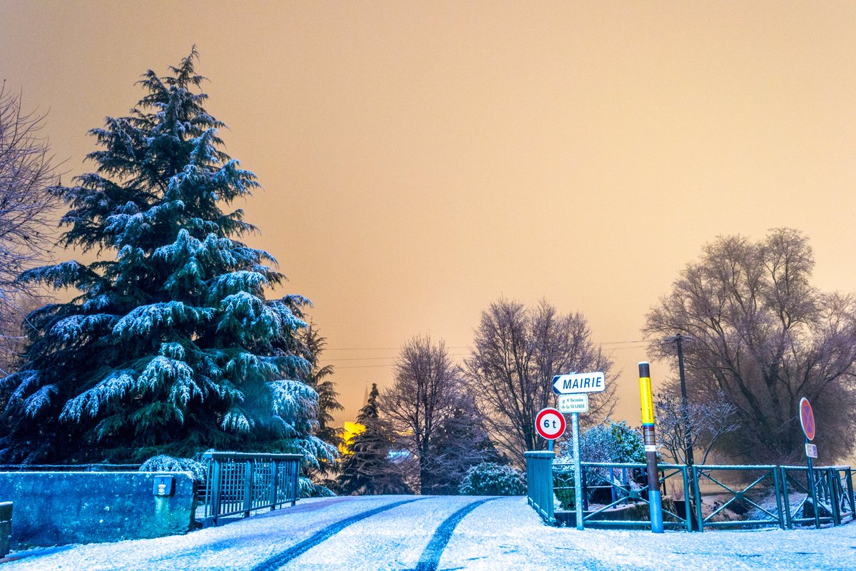 Voilà aussi pourquoi j'aime la #neige.
#Nikon3100 #photooftheday