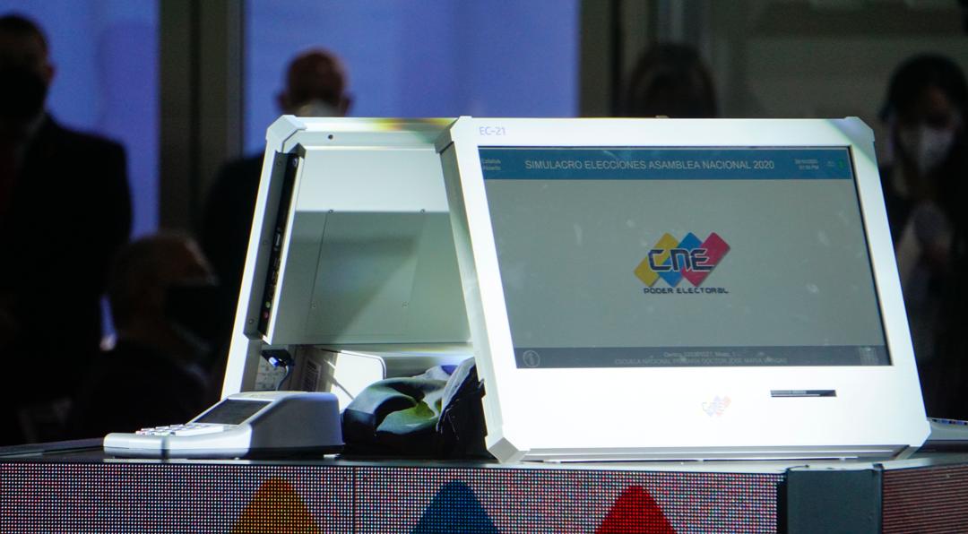 charlychaves's tweet photo. 🗣️ ¡𝐓𝐨𝐦𝐚 𝐍𝐨𝐭𝐚!✍️🇻🇪
La nueva máquina de votación presentada por el @ve_cne para los comicios del #6D sitúa a Venezuela a la vanguardia en América Latina y el mundo, con una tecnología robusta, de fácil manejo y mantenimiento
#AquíTodoElMundoVOTA
@FreddyBernal
@MPPEDUCACION https://t.co/xGry4zHFL0