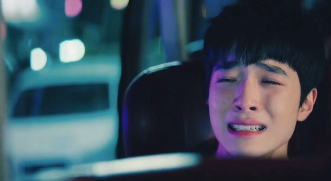 Isso pode estar relacionado ao fato de Ji Pyeong, apesar da importância pra ele dos relacionamentos que estabeleceu com Dalmi e Halmoni, não ter "se prendido" a isso, deixando elas para trás, para ir em busca de alcançar o sucesso financeiro?!