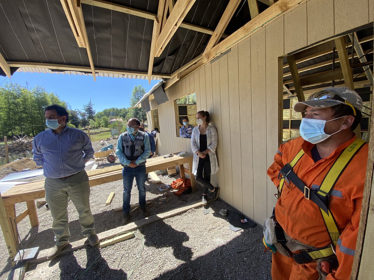 🏔🛣 Comprometidos con la Mesa Cordillera, el Seremi (s) <a href="/jmpodesta1/">jmpodesta</a> junto al director de #VialidadMOP, además de autoridades, recorrieron la Ruta N-31📍#SanFabián y se reunieron con los vecinos a fin de analizar las maneras de solucionar los problemas viales que los afectan.