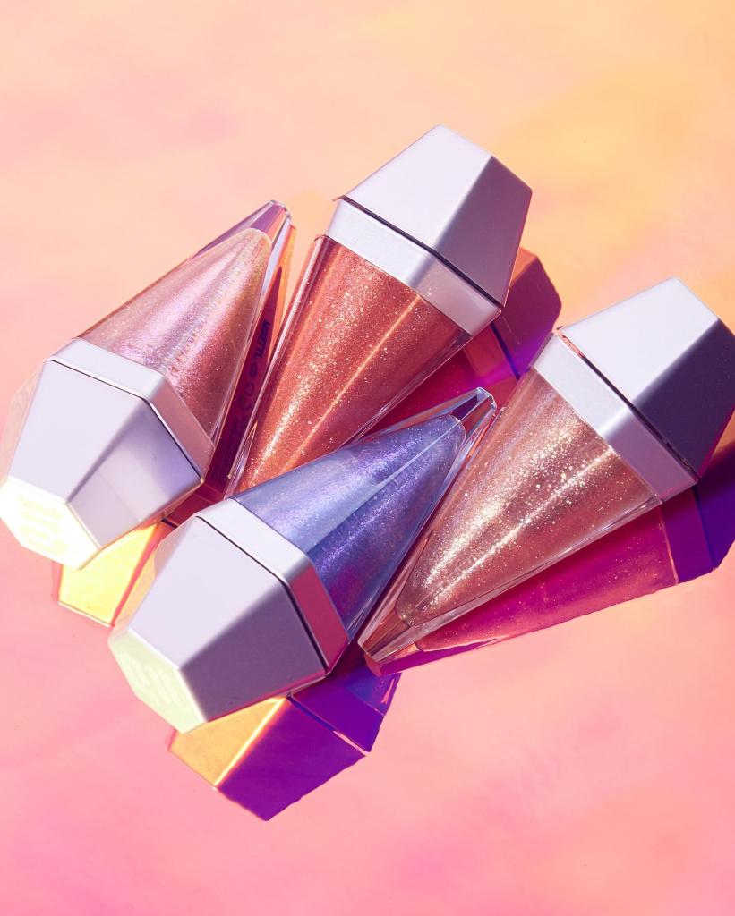 Give 'em the gift of CRYSTALIZED SHINE with our all-new Stoned Vibes Multidimensional Lip Gloss. ✨ Click here to shop NOW! 👆bit.ly/31wK0wz   #UrbanDecay #UDStonedVibes