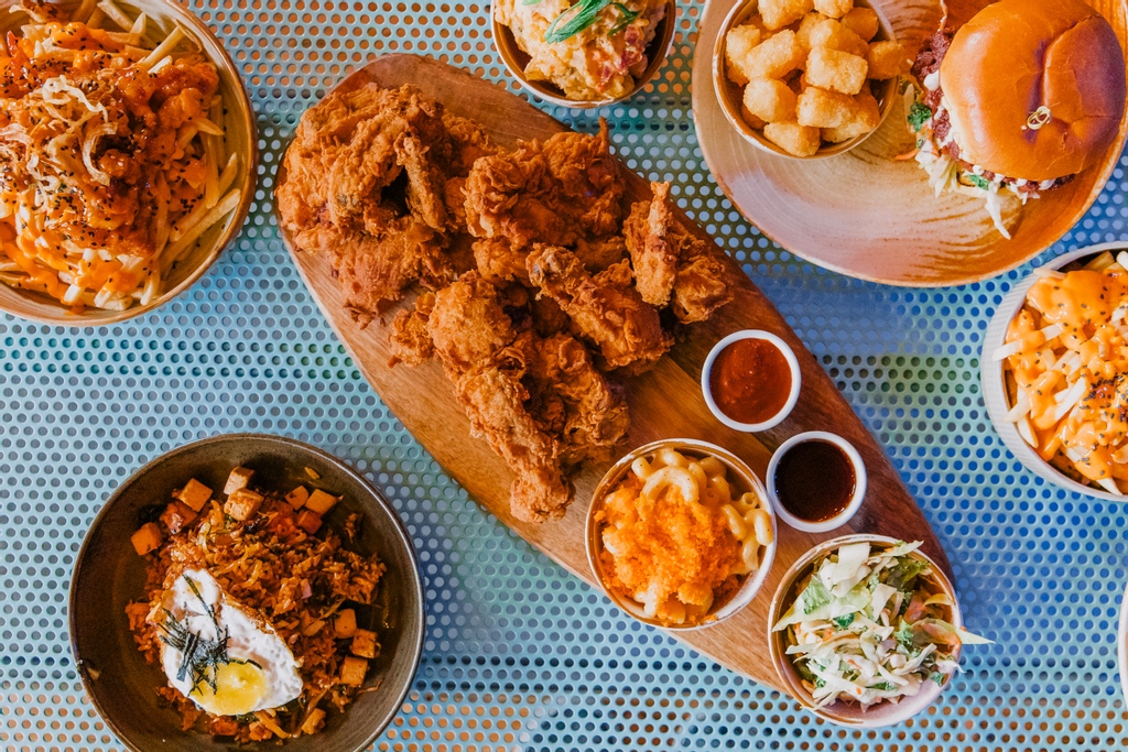Fried Chicken Fridays start at 4pm!🎊🍗⁠
⁠
🤩Available for dine-in, Taik-out, and delivery on @doordash until supplies last!⁠
⁠
🎊TAIK-OUT DEETS⁠
Call us and place an order for pickup. Come grab it and receive 10% OFF your order!🛍️⁠
📞403454-1843⁠
📍3851 Manchester Rd SE⁠