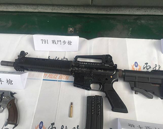 nBwp7zraiZXmcMa's tweet image. #軍事科普 #T91戰鬥步槍 二戰時期各國都沉迷於大威力子彈, 後來由ak開始興起使用中間威力子彈, 因為擁有更低的後座力和更高的載彈量,但隨著防彈衣技術的進步, 中間威力彈開始力不從心, 發射大威力彈的戰鬥步槍反過來將重新成為未來輕武器發展趨勢