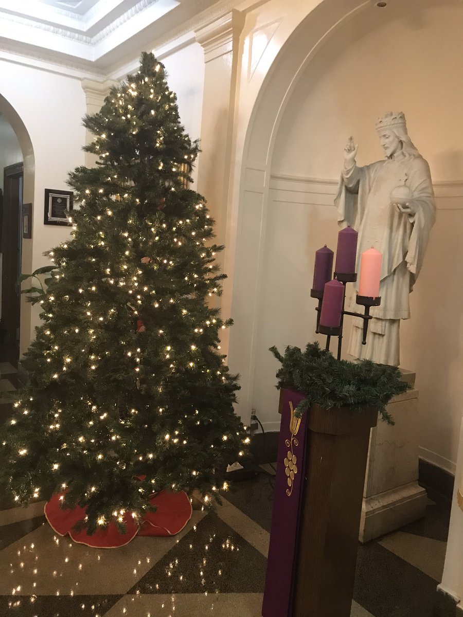 allhallowsarts's tweet photo. The world may be cold but it’s warm inside All Hallows! #Advent #AdventWreath #smallsafesuccessful #AllHallowsStrong #AllHallowsChristmas #LiveJesusinourHeartsForever https://t.co/GV1GDLDYjI