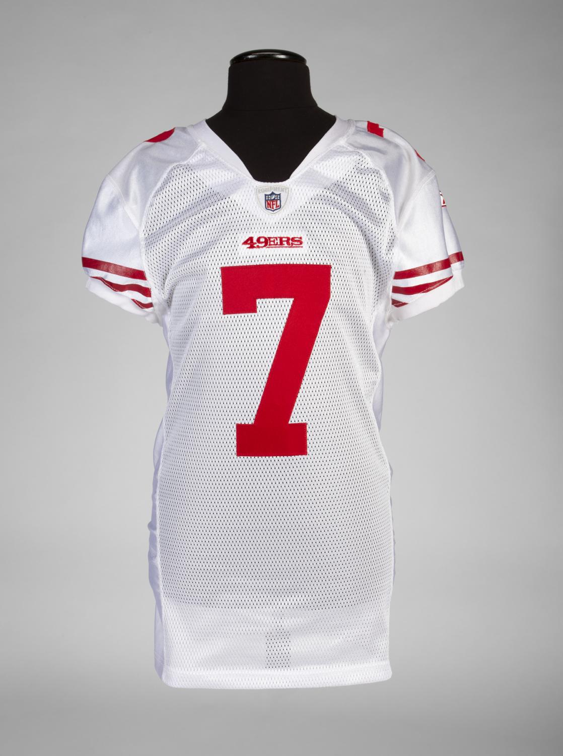Julien s Auctions on X SOLD for 128 000 The 49ers jersey game worn by Colin Kaepernick during his rookie debut in his first NFL regular series game on October 2 2011. Sold today