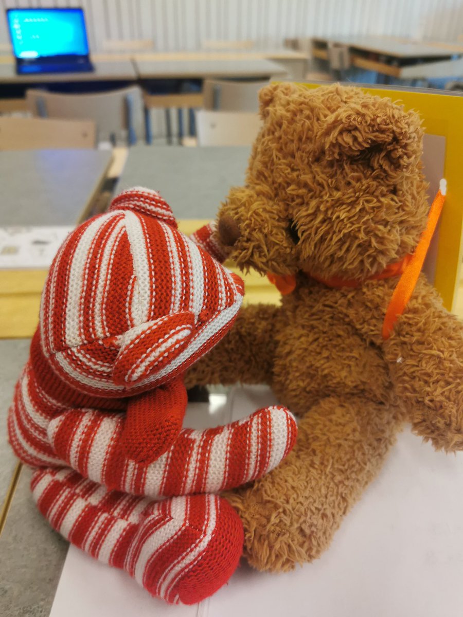 #solskol #runan Åk 2AB Så kul för eleverna att få veta var klassens resande nalle Ted befinner sig. Han är i Umeå och träffar klass 2C på Tomtebogårds skola. <a href="/JohnSkola/">John Skola</a> <a href="/BoMaHelena/">Helena BoMa</a>