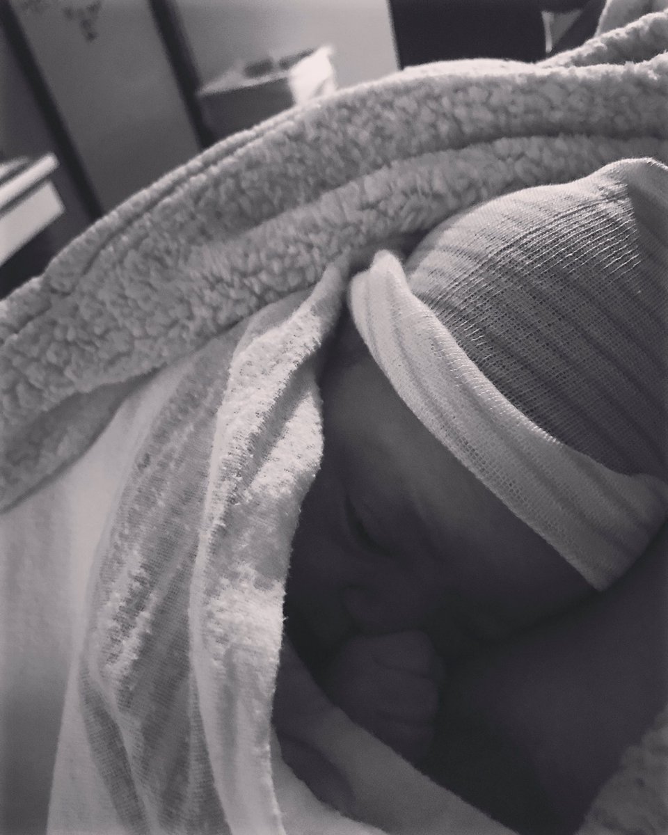 elbsshere's tweet photo. My baby is here and healthy. 😍😍😍😍😍😍😍😍😍 https://t.co/2xKYfNE6id