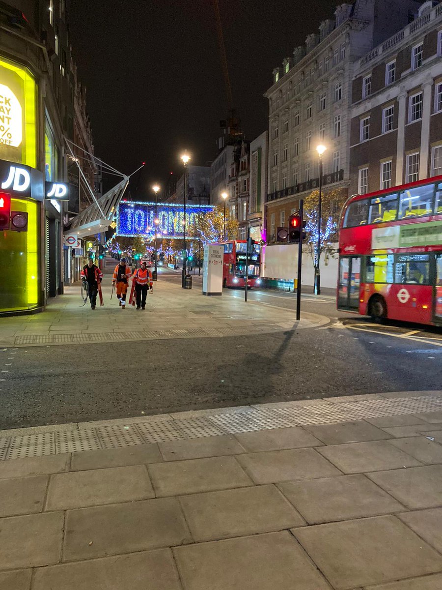 FibrePrime's tweet image. Working in a winter wonderland @JtecComms
#SouthMoltonStreet
#OxfordStreet @Grosvenor_GBI @MgmtByGrosvenor