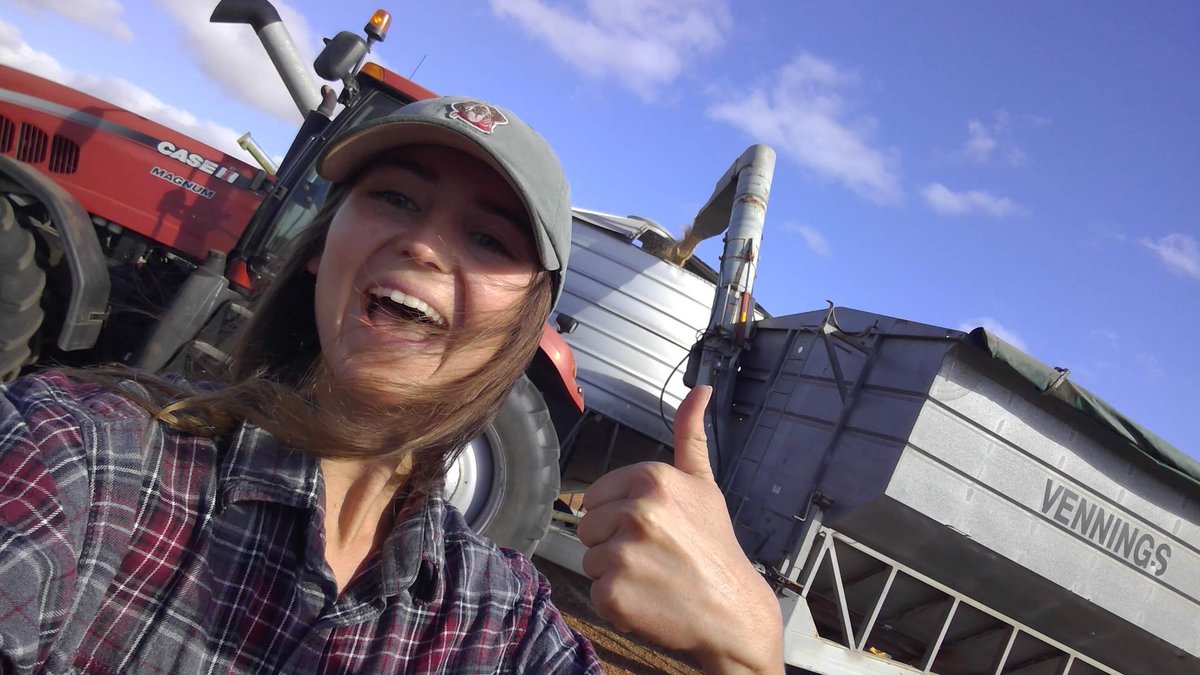 Jonathanfwilson's tweet photo. Harvesting grain in Western Australia. This particular woman in food and agriculture is making an impact and has big plans! #WFA20 #WOMAG #Alltech #agribusiness #WesternAustralia https://t.co/Bc6a0hfQK1
