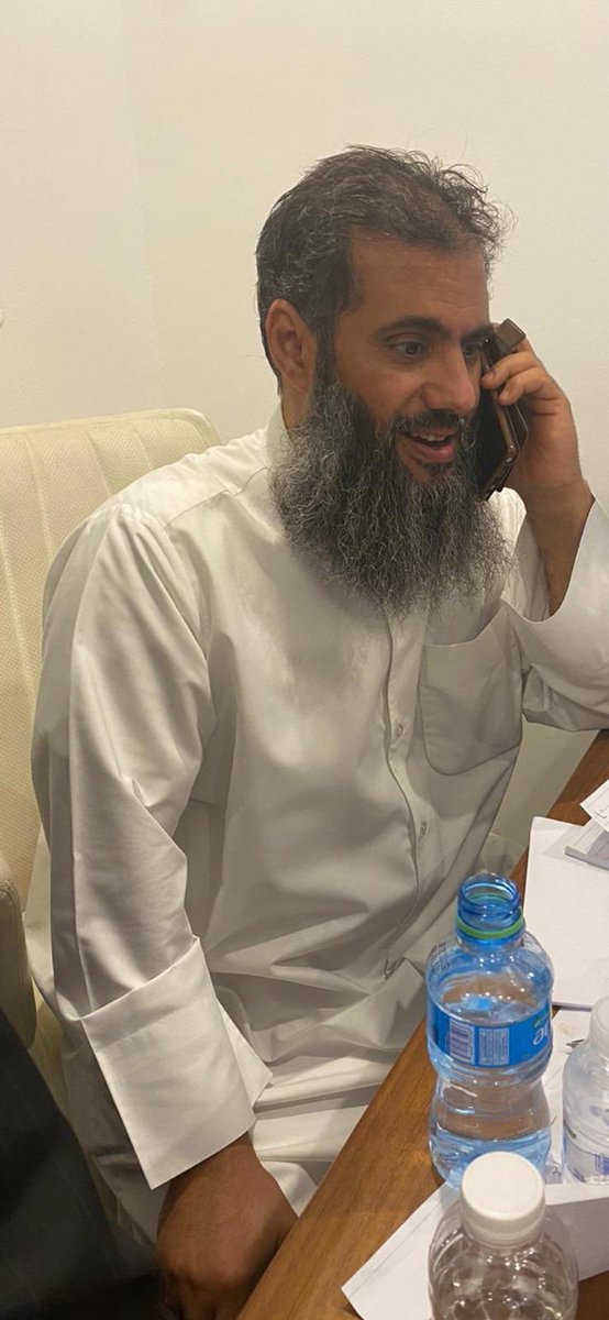 M_SAlmutaire's tweet photo. الله لا يضيع لك تعب يادكتورنا الغالي .. باذن الله تحتفل الدائرة الخامسه فيك يابو عبدالحكيم #صالح_ذياب_المطيري https://t.co/8TeAz0N0NC