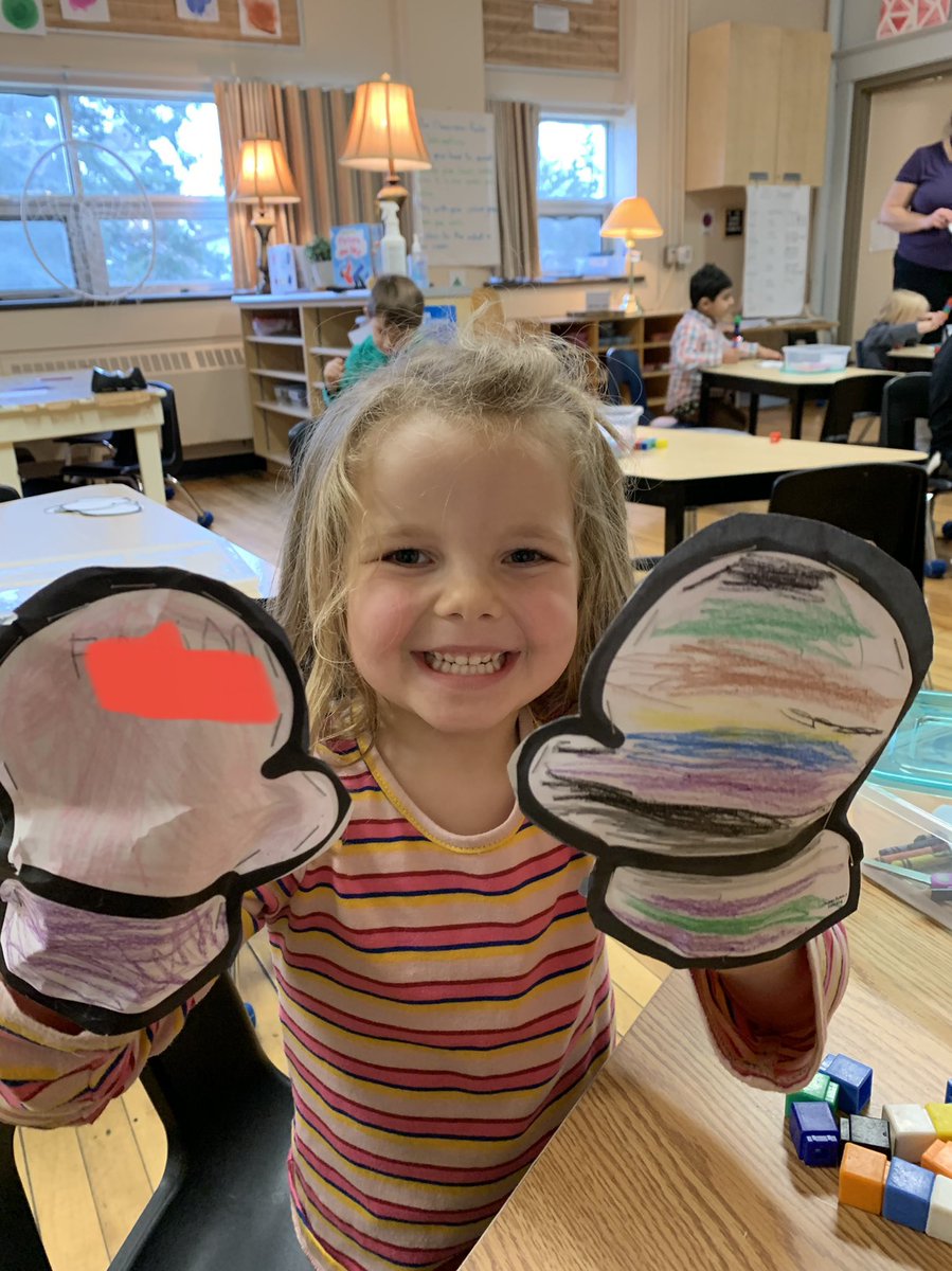 KindersRoss's tweet image. Will these mittens keep us warm outside?  #mathcreative #measurement #capasity #papermitts #thatsmile @ross_dsbn @dsbn @Kleawright
