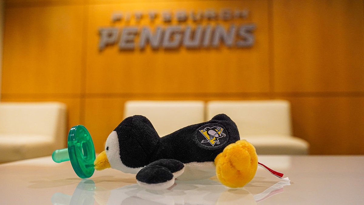 Wubbanub penguin store