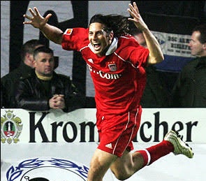 Over the next 3 seasons he scored 43 goals in 92 apps (very much in the goal every 2 games mould). However his 06-07 was his low point at Bayern scoring 12 in 45 apps in all comps (more on which )