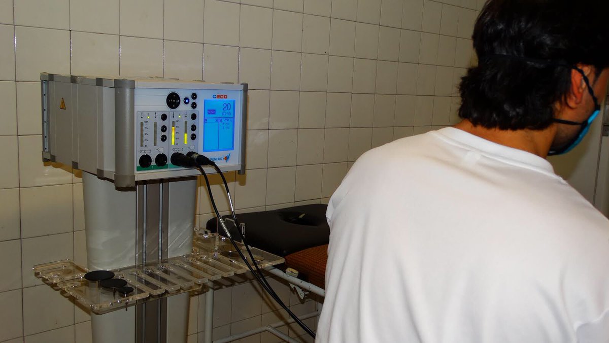 bmSinfin's tweet photo. 👉🏼 La recuperación muscular de los jugadores es indispensable para obtener buenos resultados. El equipo C200 sirve de gran ayuda para acelerar la mejoría de lesiones entre partido y partido. 

#️⃣ #CAPENERGY #AúpaSinfín https://t.co/OBMapMVszg