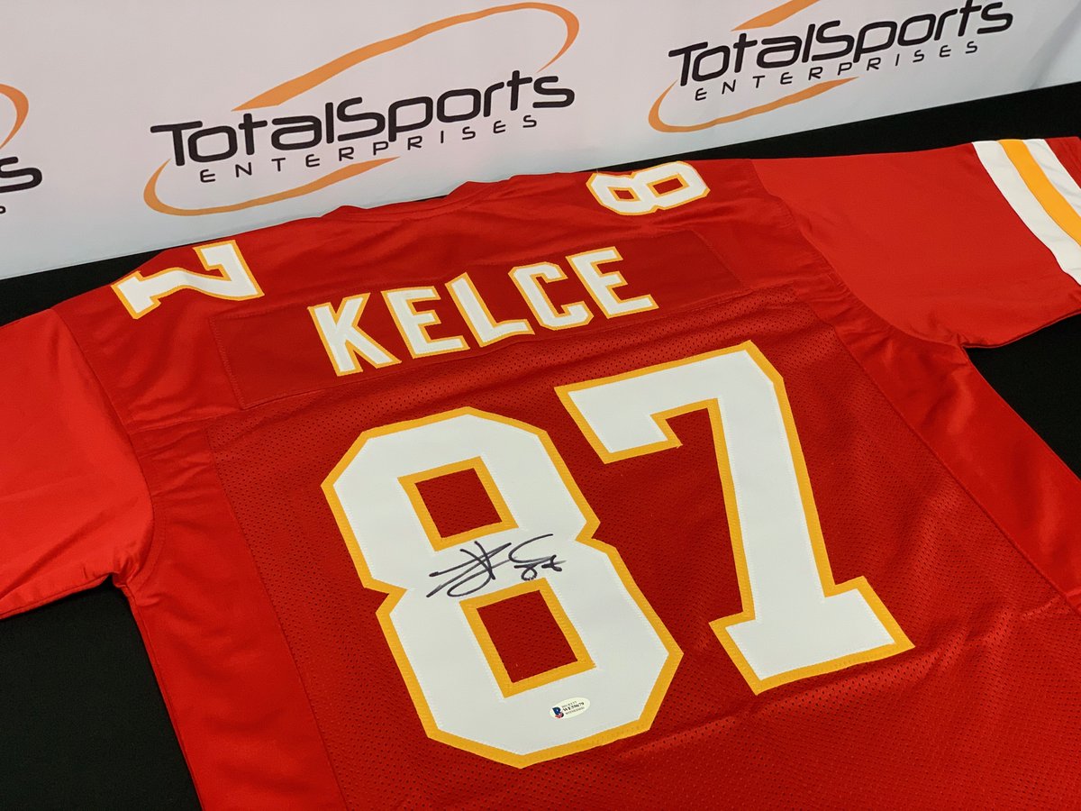 If Travis Kelce scores 2+ touchdowns tonight AND the Chiefs win, we'll give a Travis Kelce autographed jersey to someone who retweets this tweet AND follows us!