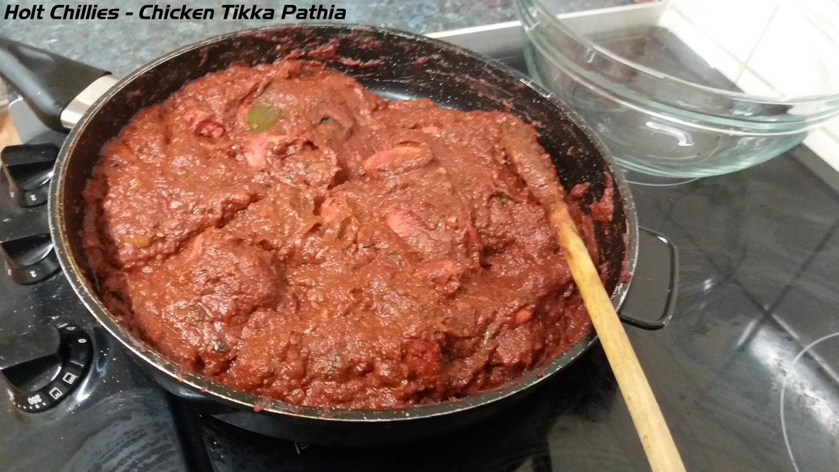 ChilliesHolt's tweet photo. You can't beat a curry making day & that Madras is quite warm! 🙂 #MuttonMadras, #ChickenCeylon & #ChickenTikkaPathia https://t.co/dcZDDe1eMt