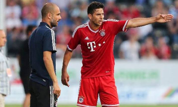 "An incredible human.41 is the right age to retire. Football deserves people like Claudio."-Guardiola"Every youngster, not just from South America can look at Pizarro as a role model"-Thiago"We don't have a no.2 in attack. All 3(Mandzukic, Gomez, Pizarro) are no.1" -Heynckes