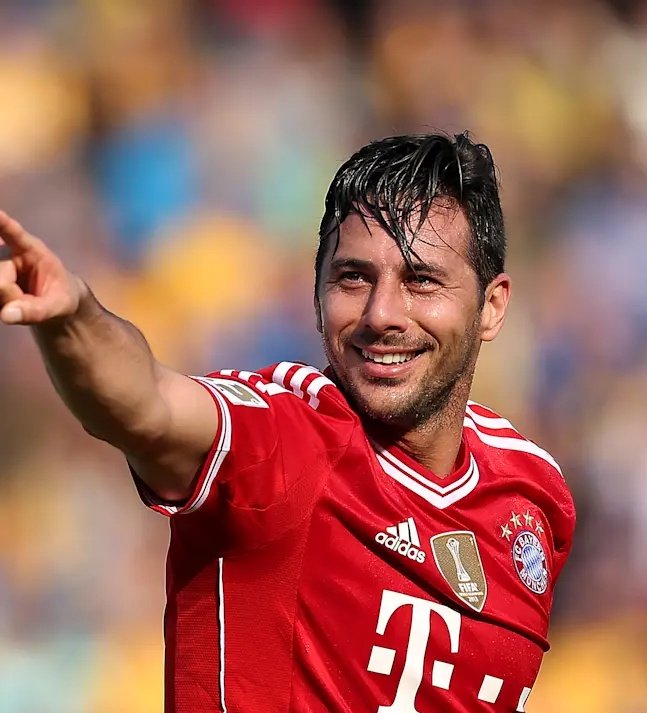 Records:-2nd highest non German BuLi scorer-Most BuLi appearances for a foreigner-6th highest BuLi scorer-Scored vs every BuLi club he's played-Oldest BuLi player to score a hat-trick-Oldest BuLi scorer-Only player to score in the BuLi in 21 yrs-Bremen all time top scorer