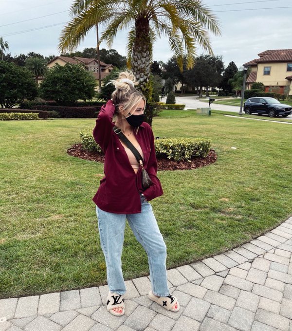 compliment me ☻ https://t.co/2HGRyA3JQJ