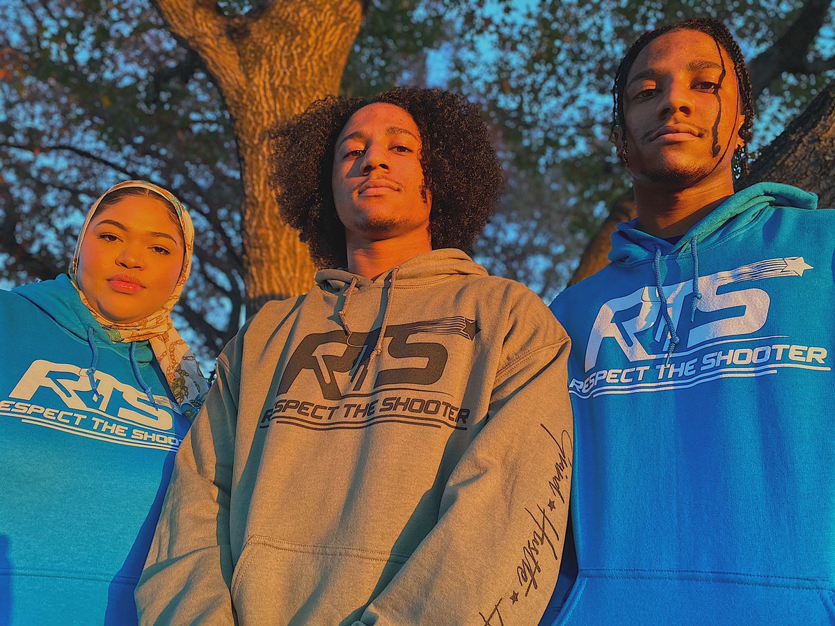 Grind. Hustle. Achieve. 🥶
“Those at the top of the mountain didn’t fall there “ 

💙 or 💚 ? Reply down below
 
Shop our winter collection! Link in bio! #grind #hustle #winterfashion #hoodie #respecttheshooter #rts