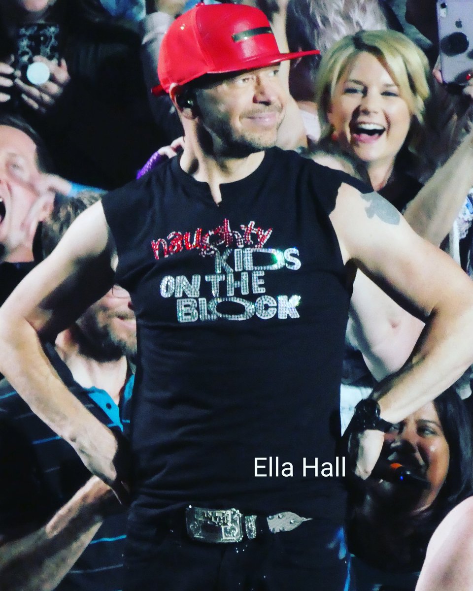 #door4 #adventcalendar #donniewahlberg #yourwelcome #4of24 #blockheads #spreaddonniepictures #ddub #wahlberg #everyday a donnie picture until #xmas for you! @DonnieWahlberg ❤️❤️❤️ #bhlove #spreadlove @nkotb #nkotb #boyband #love #myboybandisbetterthanyours https://t.co/oBqLtoMiGV