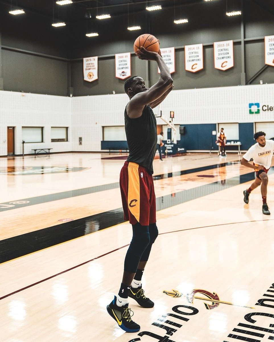 Sky_Smith_'s tweet photo. Thon Maker lookin fresh in the Wine & Gold! @cavs https://t.co/9vMJXnGS5d