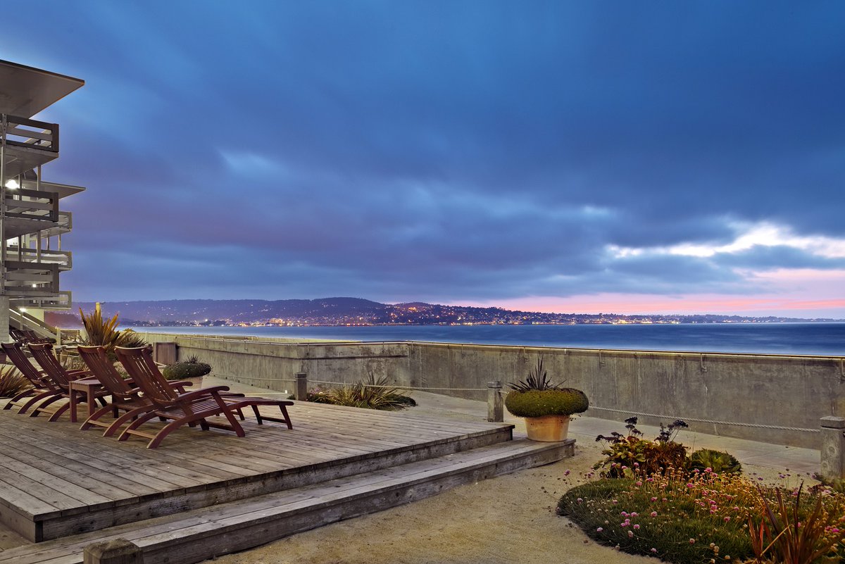MontereyTides's tweet photo. The seasonal savings continues when you book by 12/7 to take advantage of our biggest sale of the year - savings up to ❕35% OFF❕ our Best Flexible Rate! 🌊😎 Wave goodbye to 2020, and start saving on making memories in 2021 https://t.co/SPZYhWYnf8 https://t.co/JmVPTfCqnS