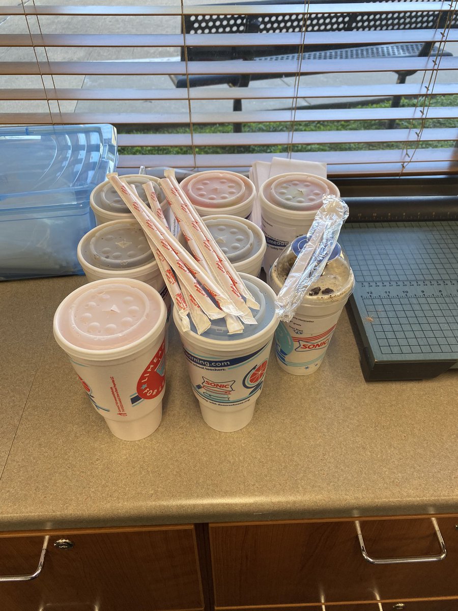Bartlett_AP's tweet photo. Day 2 of Twelve Days of Christmas at ORE brought some Sonic sweetness and mor Elf Hunting!! #somuchmORE @OakRidgeCISD https://t.co/9SFFYZXAcw