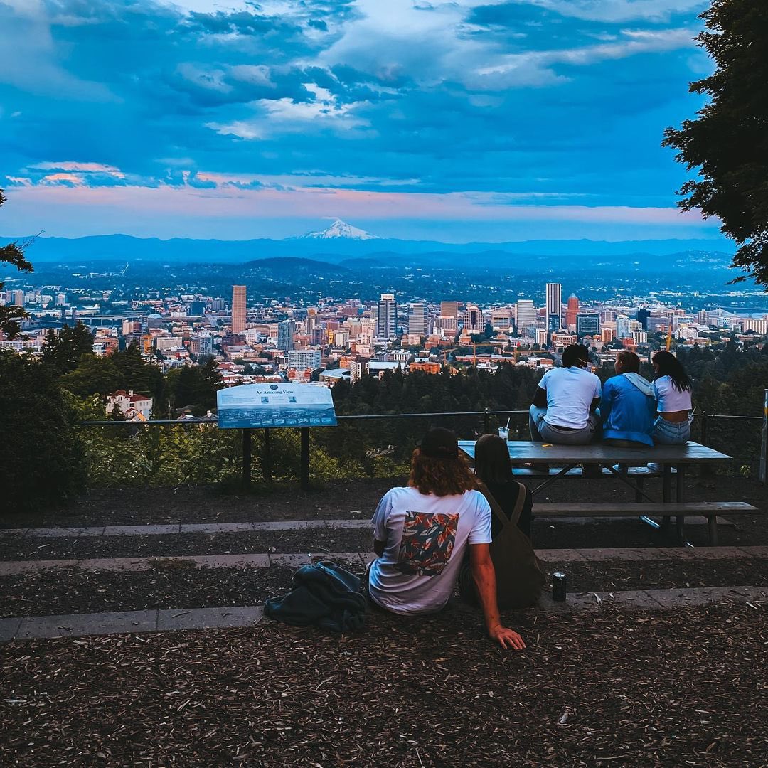 لن تستطيع أن تهزم إنسانًا متصالحًا مع نفسه.🌻