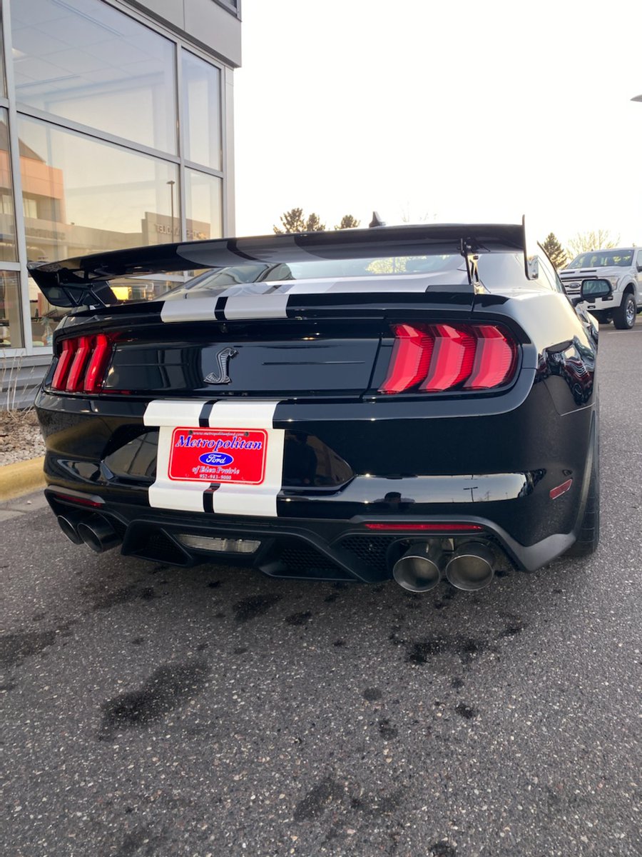 MetroFordEP's tweet photo. SUPER RARE: this Ford Shelby GT500 GOLDEN TICKET with Exclusive Carbon Fiber Track Pack will turn heads and leave the competition in your rearview mirror. π² https://t.co/4WhUgFHfJI #metroford #metropolitanford #fordshelby #forshelbygt500 https://t.co/eO4ln2AkU2