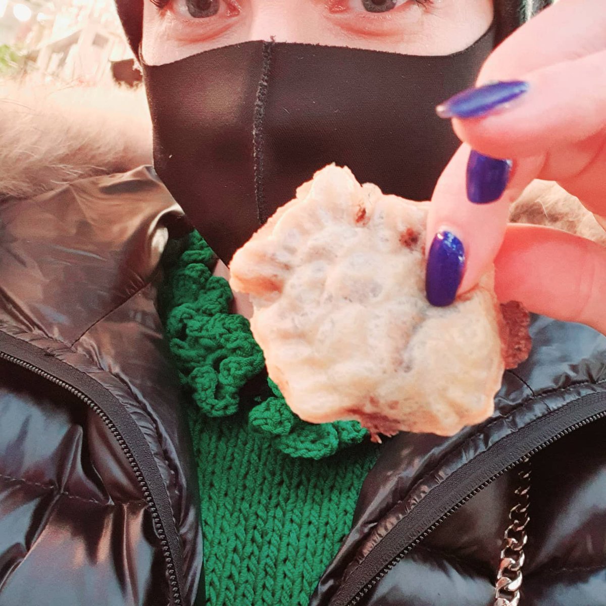 Tanyushaink's tweet photo. A todos nos gusta dulce 😋😋😋
Cada pais tiene cosas diferentes,  unicas, deliciosas...lo voy a probar de todo 😆😆😆
망원 시장 
@plus_planner 

#enjoylife #tanyushaink #mangwonmarket #deliciousfood #comidatipica #disfrutalavida #southkorea #besttour #plusplanner https://t.co/DevKBmYrnA