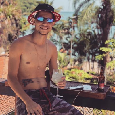 Vitordoscorte's tweet photo. #NovaFotoDoPerfil https://t.co/EqSsXOEFaO
