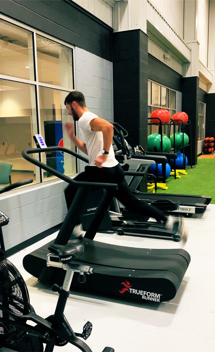 realbraydenj's tweet photo. Running towards the spring and smashing through every obstacle that stands in my way... #5All https://t.co/v1CPg0Onfj