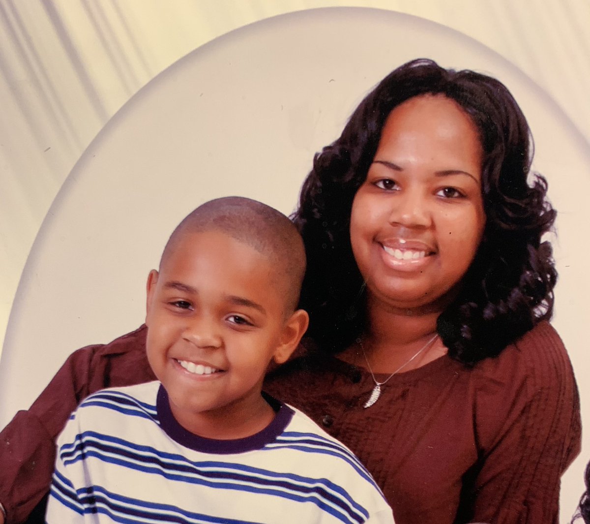 147Boogie's tweet image. I LOVE YOU MAMA😖💔💔💔 SLEEP TIGHT MY QUEEN 😓