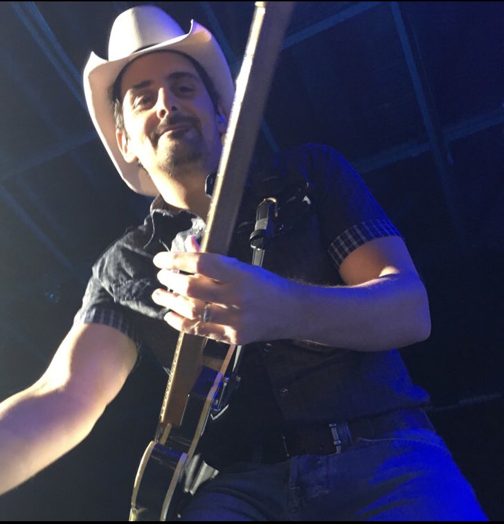 stephfaith24's tweet photo. @WhiskeyRiff @whiskeyriffshop 2016 @BradPaisley https://t.co/acA5Kf9Zqi