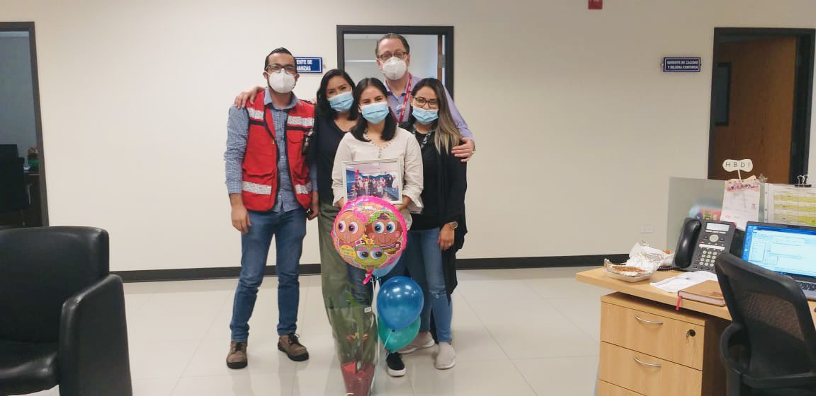 KarlaRiR's tweet photo. Tuve la fortuna de coincidir con un buen equipo de trabajo. Hoy fue mi último día y no puedo estar más agradecida por todo lo aprendido en este tiempo. https://t.co/MDqR00e77j