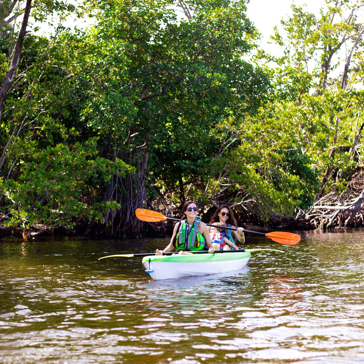 For the lucky ones who can still kayak with their family at this time of the year, we would love to see you in your adventures. Share with us your photos in the comments! 

​​#mypelican #pelicankayak #familytime #tandemkayak