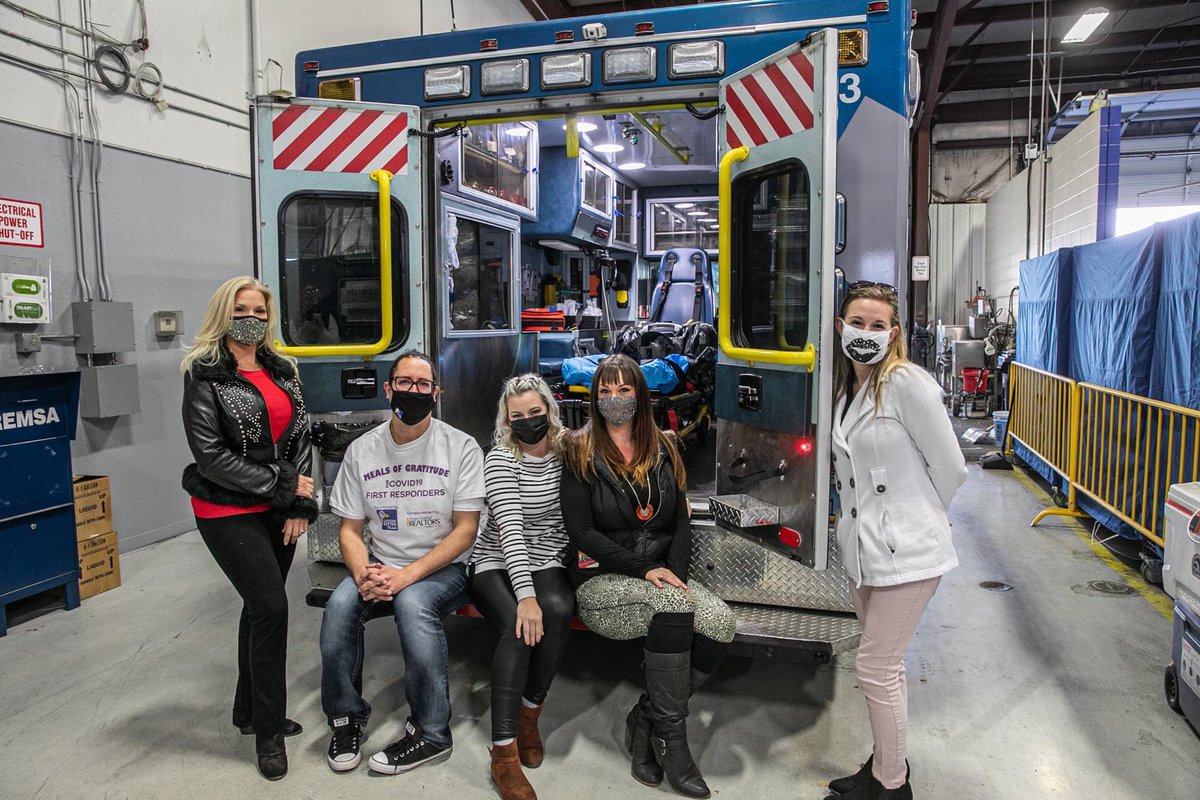 REMSAHealth's tweet photo. Last week, Team Goose Ritter, in partnership with Cherry Bomb Catering, LLC, stopped by REMSA with their 840th #mealsofgratitude delivery to share their appreciation of REMSA's hardworking, frontline healthcare providers. We are extremely grateful for their generosity. https://t.co/ylsj2Mvzdu