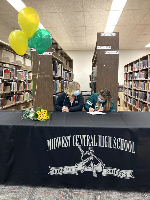 MCRaiderNation's tweet photo. Natalia Gathmann signed her official commitment letter today to attend Parkland next year to play softball.  Natalia has been a key player for the Lady Raiders during her career. Midwest Central congratulates Natalia in her accomplishments and wishes her the best in the future. https://t.co/DKTWt40Lv6