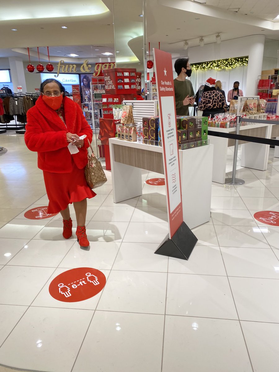 NEWorksPro's tweet photo. My mom, Mrs. Gloria J. Williams, is an avid @Macys shopper and this picture captures how she looks whenever she leaves the house! #classact #womaninred #epitomeofgrace #nonelikeher #proudson https://t.co/SPD1Sid4lf