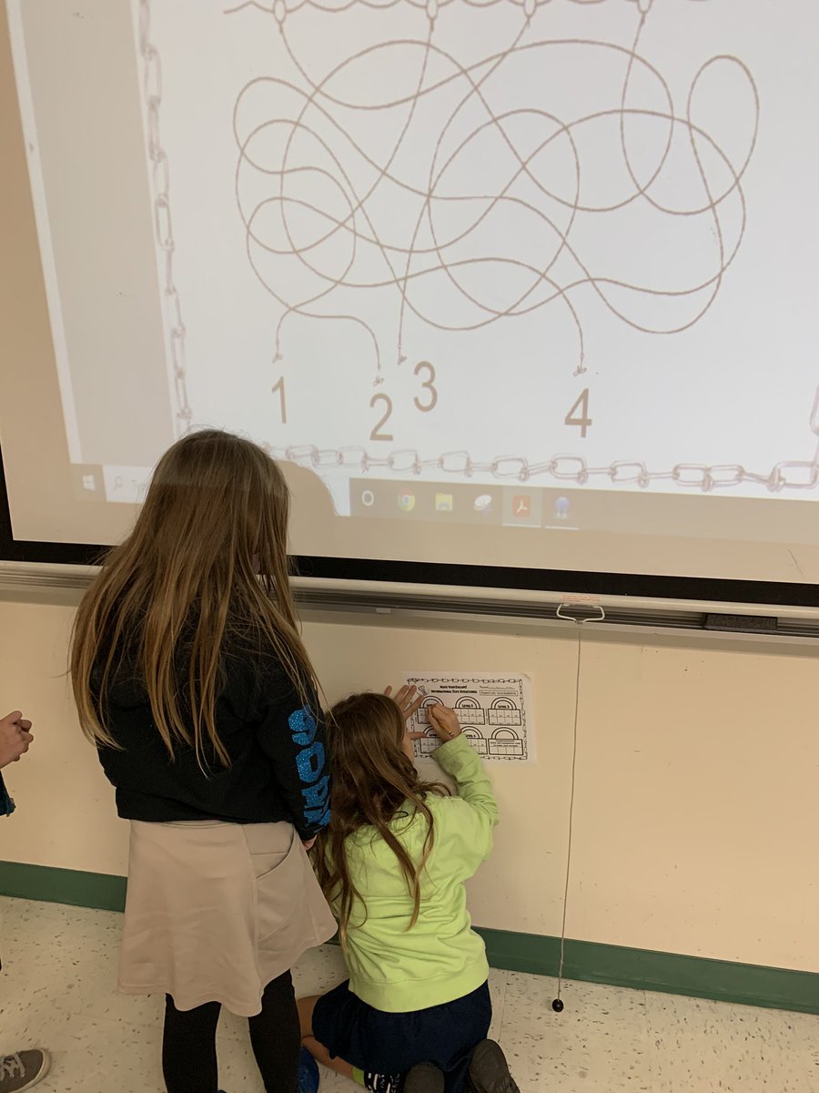 MsDemaris3's tweet image. Text Structure escape room! This was a warm up for Ms. Hess’ holiday escape room that they will complete next week. They 💚’d it!! #manateesmakeithappen