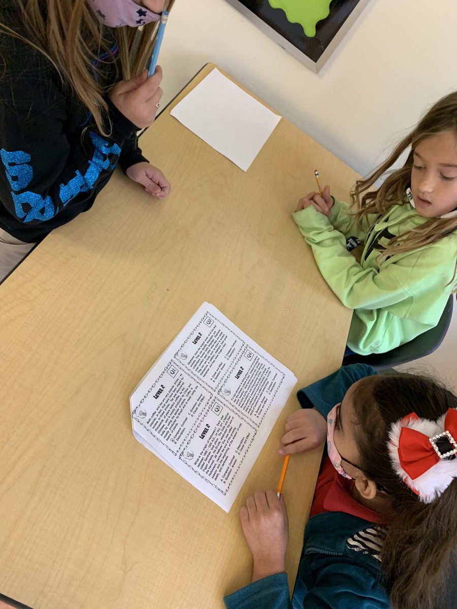 MsDemaris3's tweet image. Text Structure escape room! This was a warm up for Ms. Hess’ holiday escape room that they will complete next week. They 💚’d it!! #manateesmakeithappen