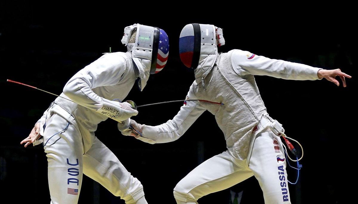 klimtsonian's tweet photo. if u want reference photos for dynamic poses, warm-ups, gesture drawings etc i’m delighted to tell u that fencing photography Provides The Drama https://t.co/ZdA9TixXfE