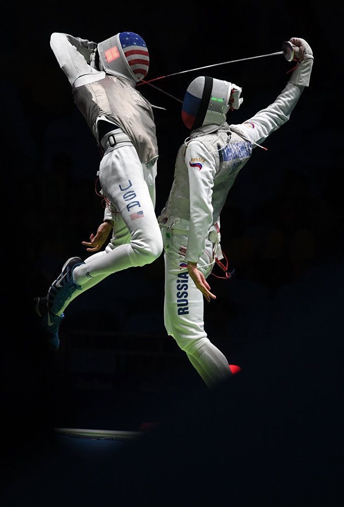 klimtsonian's tweet photo. if u want reference photos for dynamic poses, warm-ups, gesture drawings etc i’m delighted to tell u that fencing photography Provides The Drama https://t.co/ZdA9TixXfE
