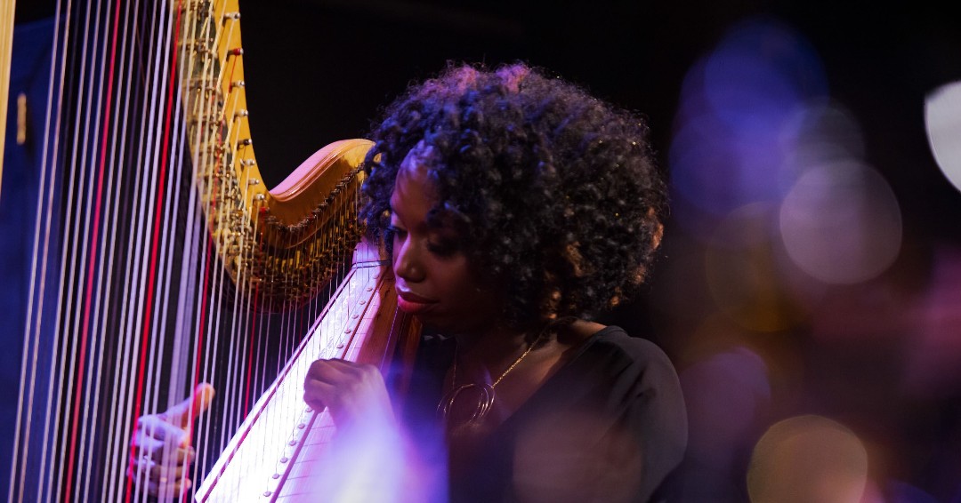 Check out the December edition of our #IntheSpirit playlist featuring new music by Brandee Younger (@Harpista) w/ <a href="/DouglasDezron/">Dezron Douglas</a> and Nicole McCabe! We hope this playlist can soundtrack a month of joy &amp; gratitude for you &amp; all your loved ones. Listen here: orcd.co/jazzatlincolnc…