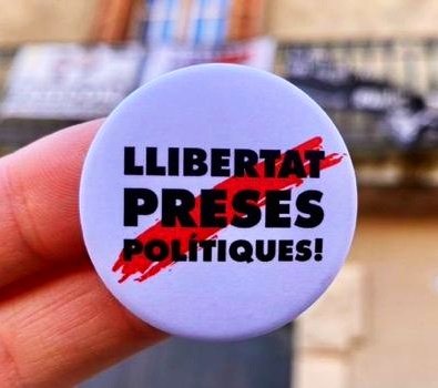 TotsSomSils's tweet photo. Des de Tots som Sils condemnem enèrgicament la suspensió del 3er grau a Dolors Bassa i Carme Forcadell. Creiem que és una injustícia i és una decisió presa per venjança i alliçonament.Tal com ens té acostumats el represor Estat espanyol, no és una qüestió d’ideals, és de dignitat https://t.co/cgXWaJUGyD